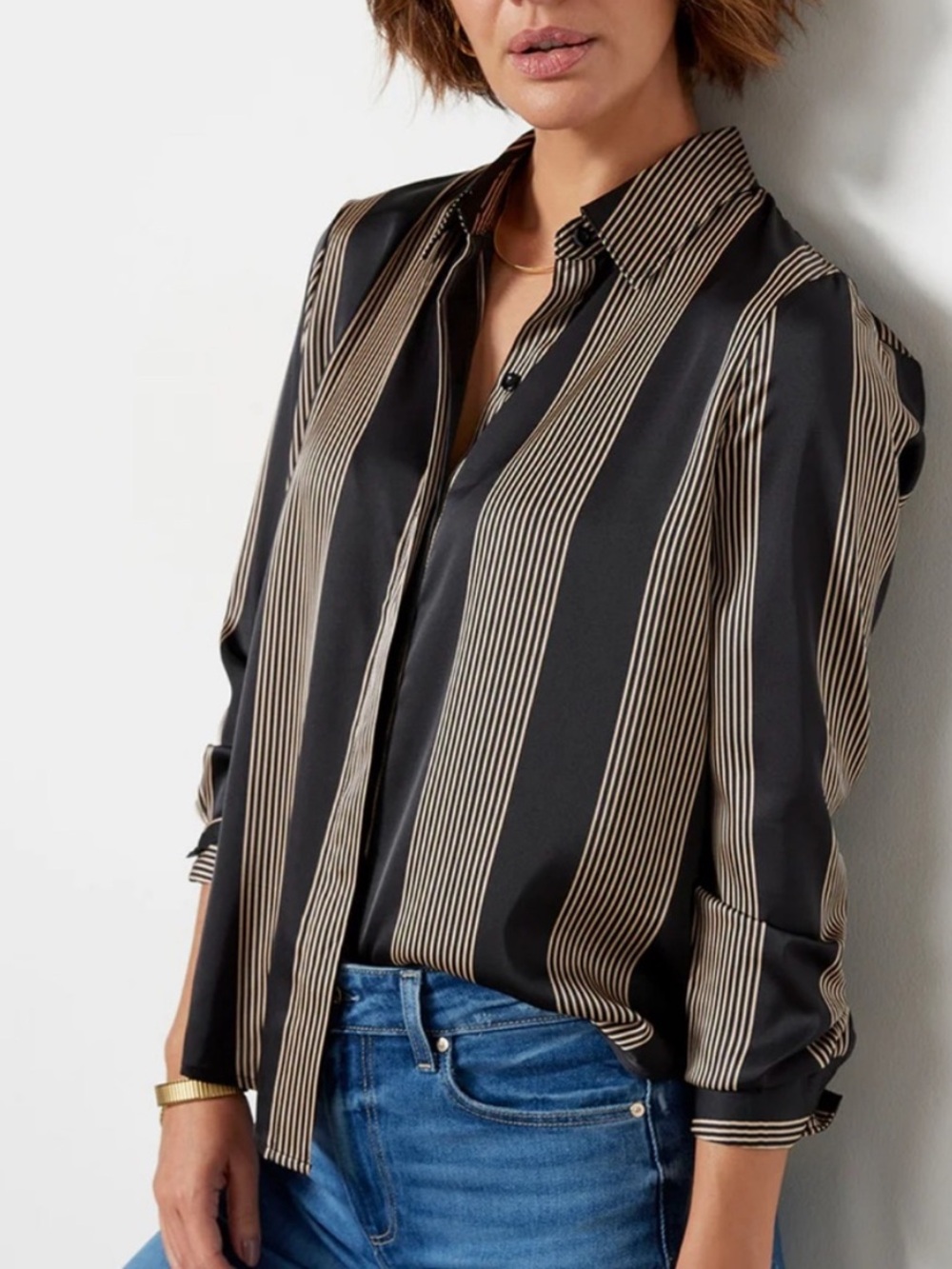Evereve rylee black tan striped satin long sleeve button up shirt womens M